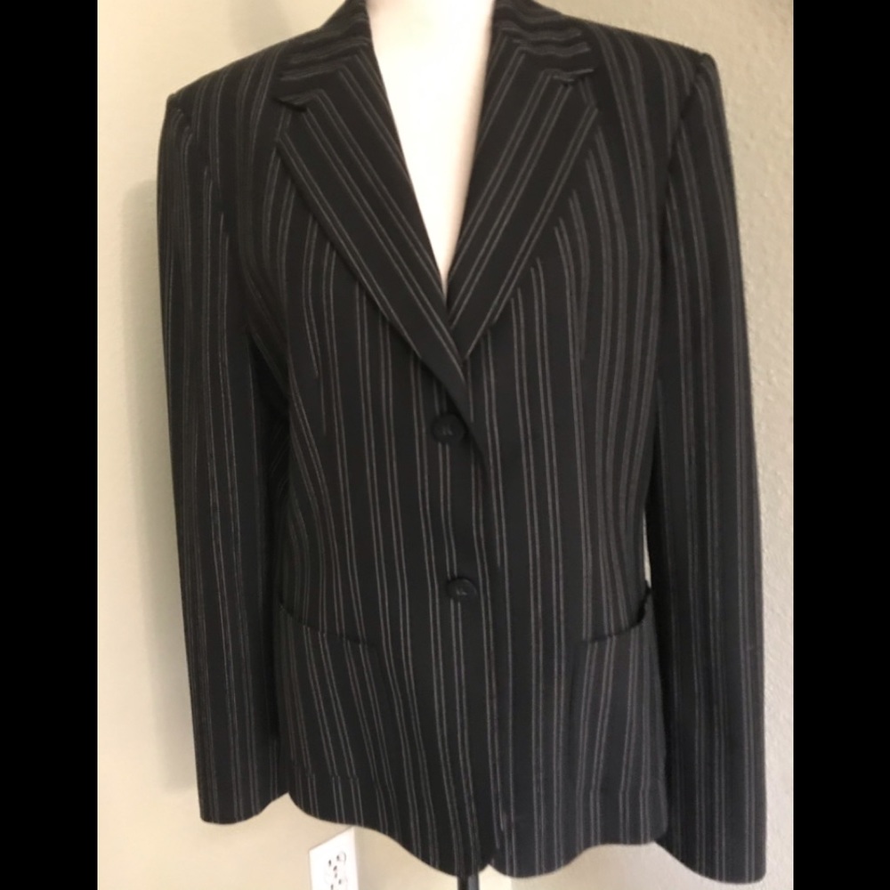 Jones New York job interview blazer.